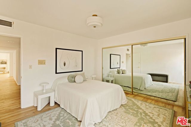 2341 N Hobart Boulevard, Los Angeles CA: https://media.crmls.org/mediaz/c4ddb651-bf74-4766-9bf5-d1a19cd0ad59.jpg