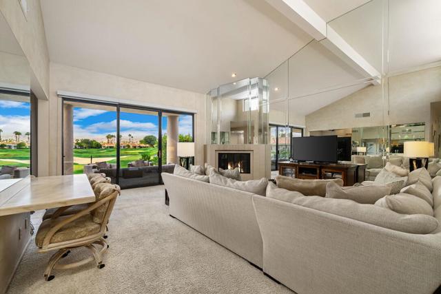 80393 Pebble Beach, La Quinta CA: https://media.crmls.org/mediaz/c4deb6bc-cc1e-4ddc-9f7c-b85770ec80df.jpg