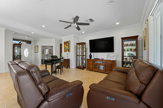 78390 Sterling Lane, Palm Desert CA: https://media.crmls.org/mediaz/c4dee566-1dfa-4ddc-96a2-772496a46f5e.jpg
