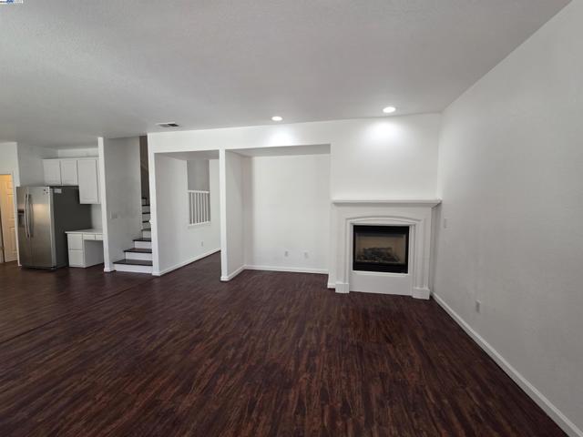 1906 Wilson Ct, Antioch CA: https://media.crmls.org/mediaz/c4df7e3a-f584-40ba-8e5d-cc6b2456d258.jpg