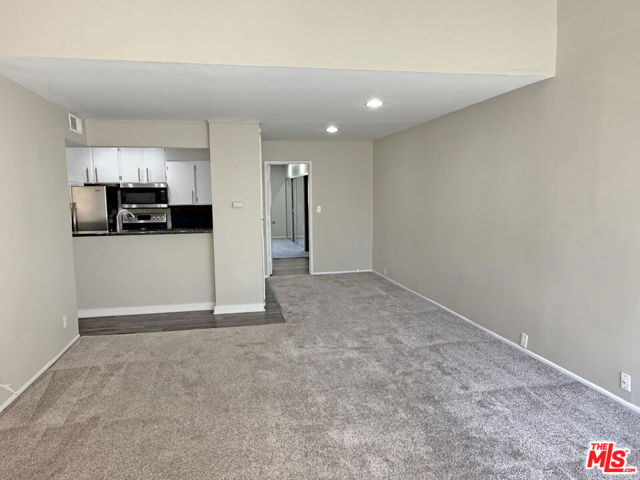 23401 Park Sorrento, Calabasas CA: https://media.crmls.org/mediaz/c4df89a3-ec7f-4c7f-837d-03e770e49543.jpg