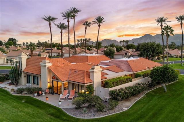 44 Acapulco Drive, Palm Desert CA: https://media.crmls.org/mediaz/c4e07bf1-d39f-4709-9e9f-acad8751c17c.jpg
