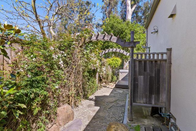 3696 Tiffani Court, Santa Cruz CA: https://media.crmls.org/mediaz/c4e0a114-ca34-45b0-bfb4-95b99f15dd2b.jpg