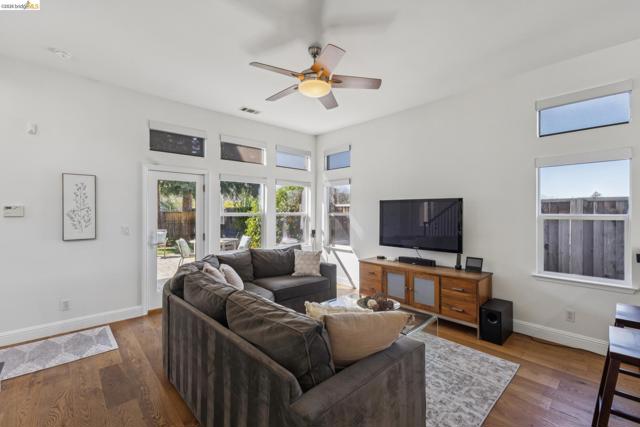 Image 19 of 49 For 548 Gabriel Ct