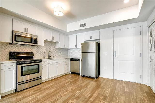 12655 Bluff Creek Drive,  CA: https://media.crmls.org/mediaz/c4e10bd5-09ef-4597-bcd7-56ce227dbc32.jpg
