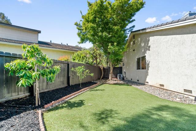 45490 Concho Court, Fremont CA: https://media.crmls.org/mediaz/c4e176c7-e2db-4f29-8264-e15a4f5a7517.jpg