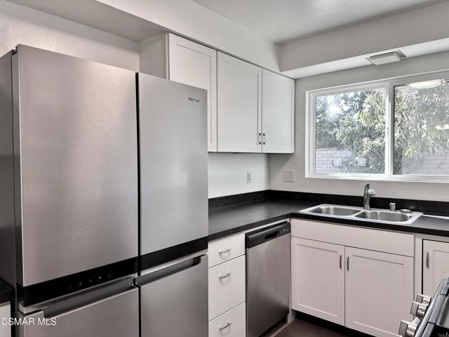 8123 Tiara Street, Ventura CA: https://media.crmls.org/mediaz/c4e1944d-1628-4021-b897-ede8aba35167.jpg