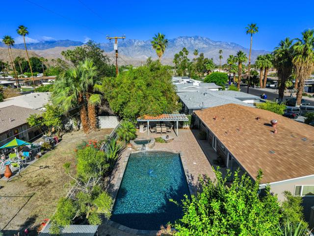 69895 Papaya Lane, Cathedral City CA: https://media.crmls.org/mediaz/c4e2cbde-b060-44b4-aee4-939650cddf37.jpg