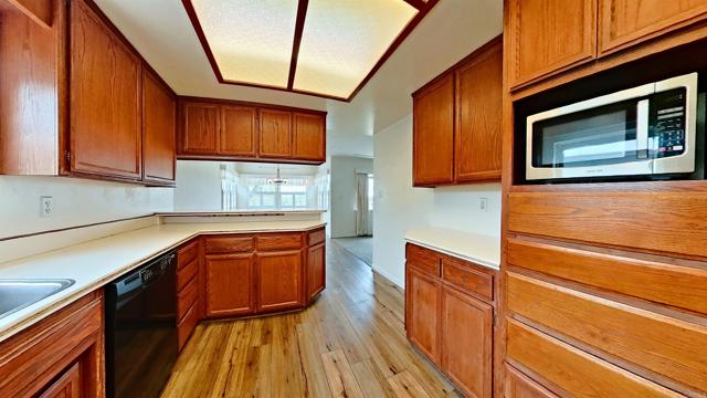 2862 Highland Drive, Carlsbad CA: https://media.crmls.org/mediaz/c4e2ee33-998f-4f5d-a842-d8b3d3036584.jpg