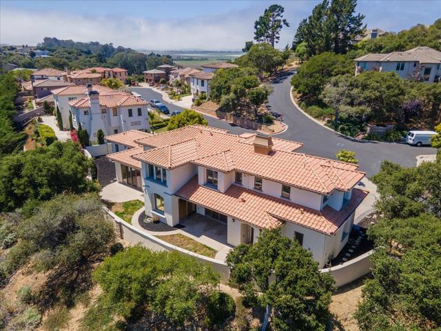 2100 Stone Ridge Drive, Royal Oaks CA: https://media.crmls.org/mediaz/c4e31918-7f6f-4575-9881-578e6d5c184c.jpg