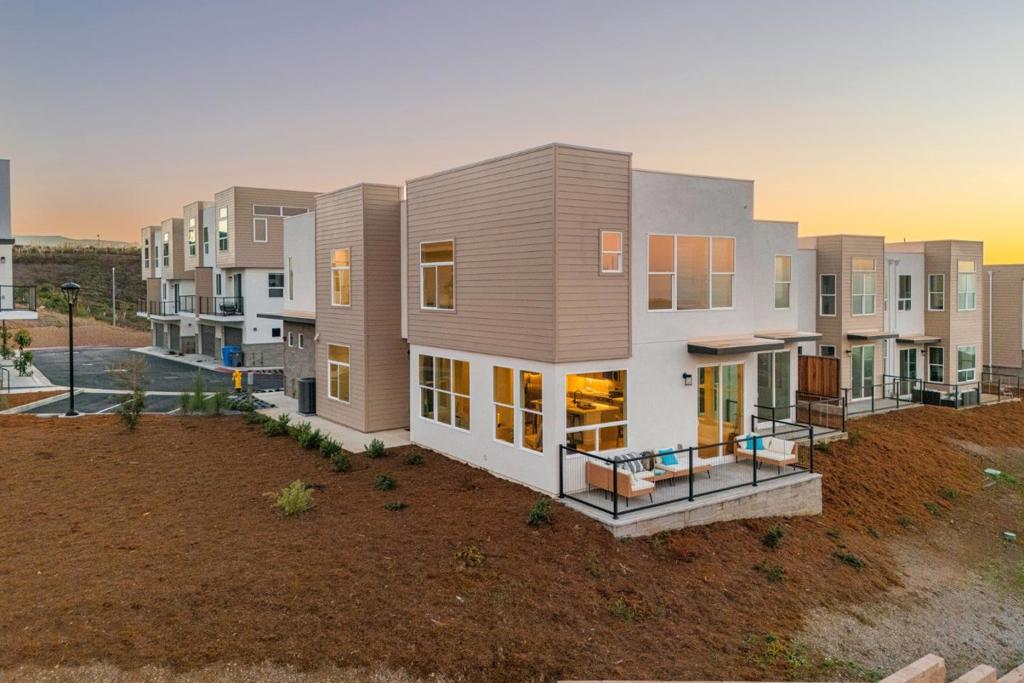 C4E331Eb Cc68 43Bf A043 Fe0292B6947A 817 Fassler Avenue, Pacifica, Ca 94044 &Lt;Span Style='BackgroundColor:transparent;Padding:0Px;'&Gt; &Lt;Small&Gt; &Lt;I&Gt; &Lt;/I&Gt; &Lt;/Small&Gt;&Lt;/Span&Gt;