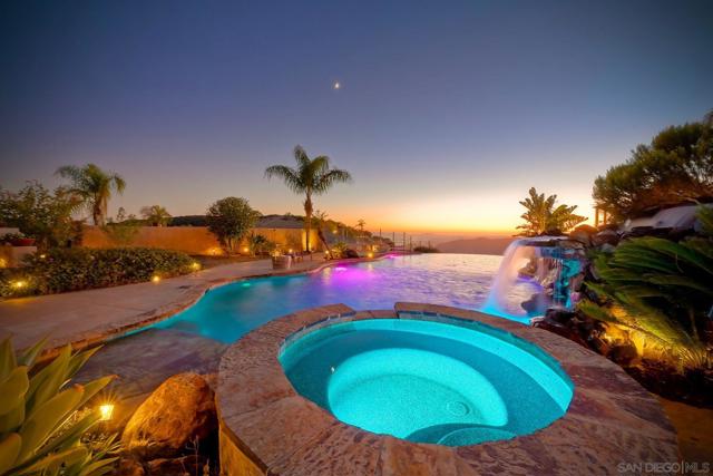15068 Creek Hills Rd, El Cajon CA: https://media.crmls.org/mediaz/c4e38ab5-c431-4180-8de3-56b0e6dc6f1b.jpg