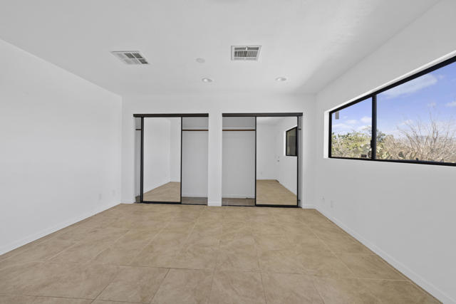 55710 Free Gold Dr Drive, Yucca Valley CA: https://media.crmls.org/mediaz/c4e392f0-c25d-49b7-bf8d-9475277962cc.jpg