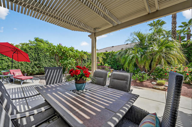 39492 Camino Piscina, Indio CA: https://media.crmls.org/mediaz/c4e3c280-b70a-49ee-8e7e-7f04f3ec326e.jpg