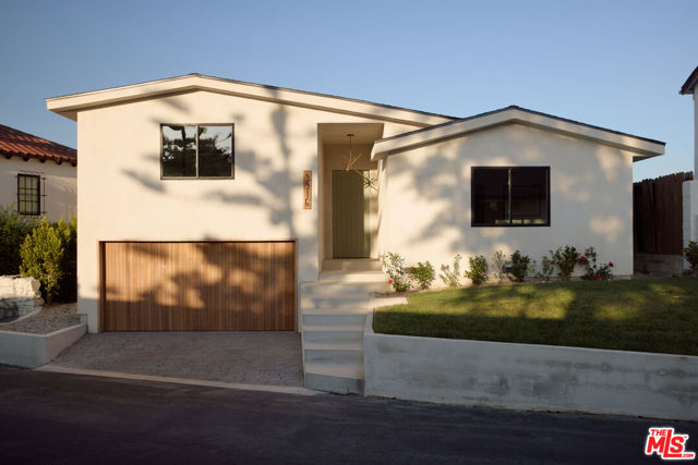 3916 Glenridge Drive, Sherman Oaks CA: https://media.crmls.org/mediaz/c4e40126-9e4a-44dd-8191-2bb5156bbc0e.jpg