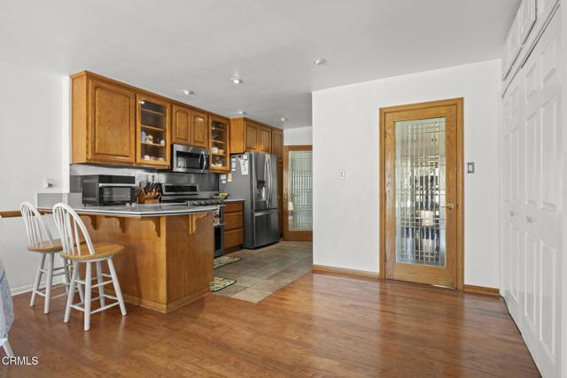1213 Doris Avenue, Oxnard CA: https://media.crmls.org/mediaz/c4e41d2f-4c1d-4722-a67e-200aa93e5571.jpg