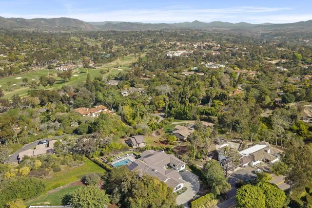 5508 Avenida Maravillas, Rancho Santa Fe CA: https://media.crmls.org/mediaz/c4e46839-8ebc-4484-8688-cb8307f1d6c2.jpg