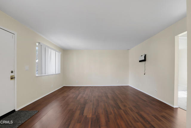 2585 Anchor Avenue, Port Hueneme CA: https://media.crmls.org/mediaz/c4e47129-183e-40eb-bec0-deba54476856.jpg