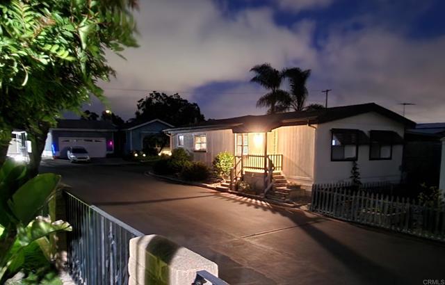 Detail Gallery Image 2 of 24 For 1333 Olive Dr #37,  Vista,  CA 92083 - 2 Beds | 2 Baths