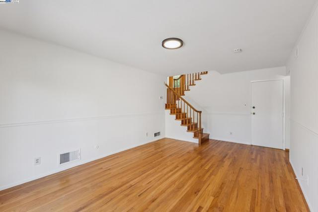4190 Sharab Ct, Pleasanton CA: https://media.crmls.org/mediaz/c4e4daa4-c22e-4a25-bc5a-ab7127dc4646.jpg
