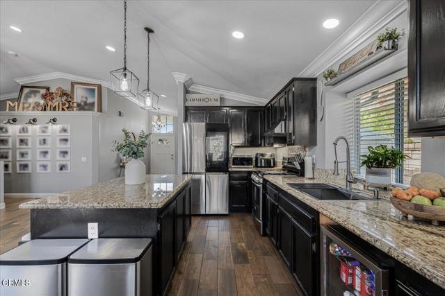 Detail Gallery Image 13 of 51 For 1129 1st St, Fillmore,  CA 93015 - 4 Beds | 2 Baths