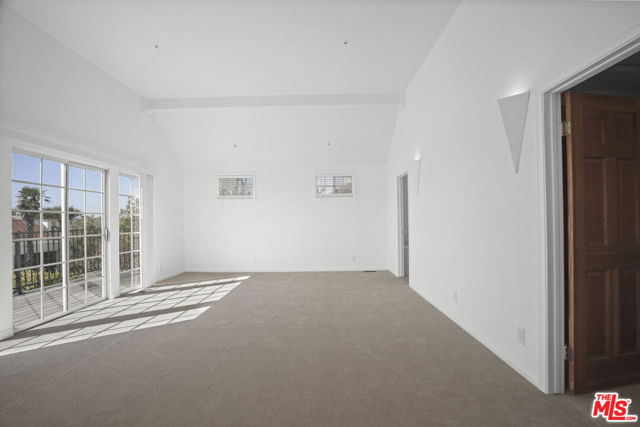 31763 Cottontail Lane, Malibu CA: https://media.crmls.org/mediaz/c4e64a8e-662f-4c33-b842-6b871fa42c20.jpg