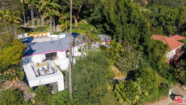 2034 Outpost Drive, Los Angeles CA: https://media.crmls.org/mediaz/c4e65119-5f8a-48bf-8807-6987beab40e4.jpg