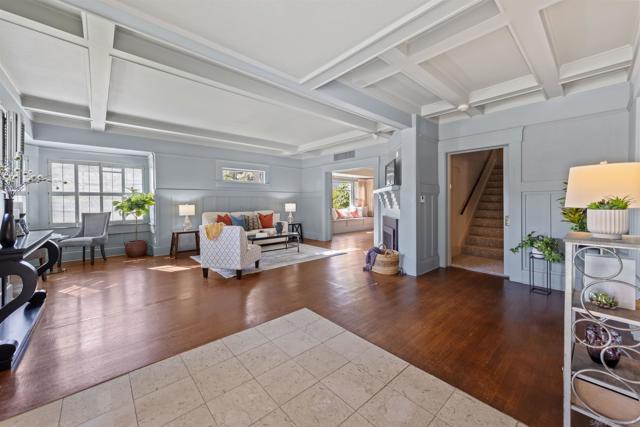 4229 Saint James Place, San Diego CA: https://media.crmls.org/mediaz/c4e75984-0b4f-4794-8025-86691c7f4e65.jpg