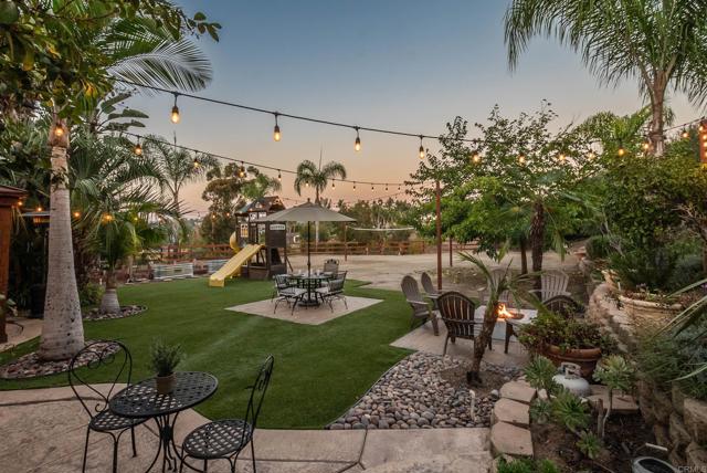 Detail Gallery Image 19 of 21 For 1210 Cypress Dr, Vista,  CA 92084 - 5 Beds | 4 Baths