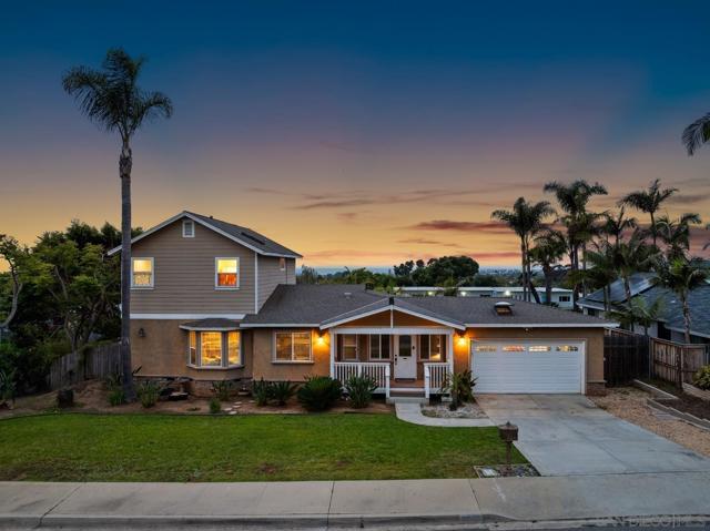 2725 Morning Glory Ln, Carlsbad CA: https://media.crmls.org/mediaz/c4e883af-733d-454e-b680-fd260f9f8294.jpg