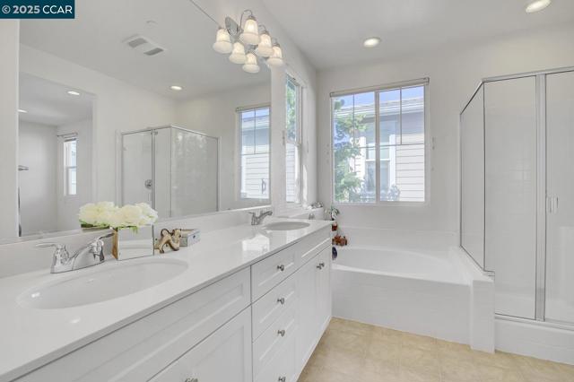 330 Pacifica Dr, Brentwood CA: https://media.crmls.org/mediaz/c4e8fc51-1161-4f8b-9a14-08d4bd20610c.jpg