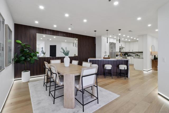 700 Front St, San Diego CA: https://media.crmls.org/mediaz/c4e91a09-43e1-49f5-9b58-be5d82fb1d23.jpg