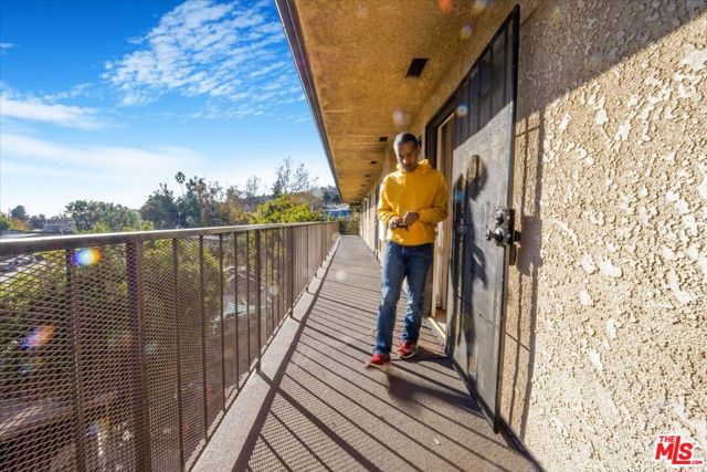 5036 Echo Street, Los Angeles CA: https://media.crmls.org/mediaz/c4e95a6e-6999-442a-b60d-6b0483178bdb.jpg