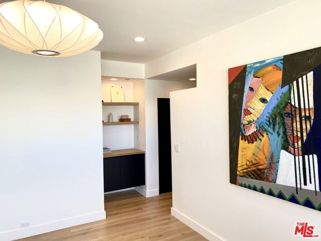 2237 S Bentley Avenue, Los Angeles CA: https://media.crmls.org/mediaz/c4e994be-08a0-41d3-9ec0-035471916af3.jpg