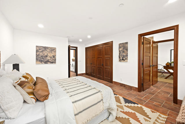 1533 Rancho Avenue, Glendale CA: https://media.crmls.org/mediaz/c4e9f7fc-35af-490a-b234-5e43769ea1eb.jpg