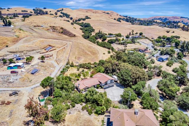 15231 Skyview Drive, San Jose CA: https://media.crmls.org/mediaz/c4ea521d-2490-46d6-b8f6-95a8e06bf7a4.jpg