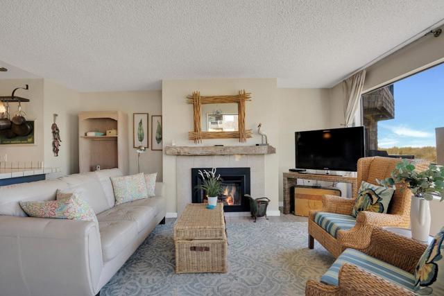 101 Shell Drive, Watsonville CA: https://media.crmls.org/mediaz/c4ec1c4e-6357-42e3-b600-f6c4c3ab9b30.jpg