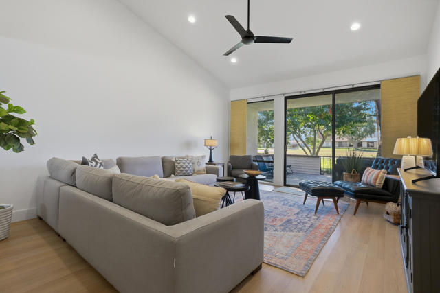 171 Avenida Las Palmas, Rancho Mirage CA: https://media.crmls.org/mediaz/c4ec4e75-5260-4367-b22d-aa9a6cc1befa.jpg