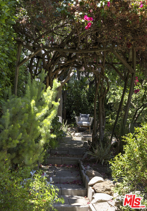 2961 Effie Street, Los Angeles CA: https://media.crmls.org/mediaz/c4ec7557-c610-46f2-aae0-f39f789e83ac.jpg