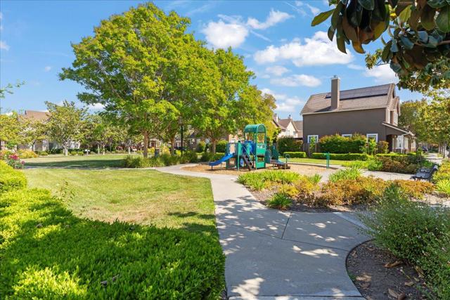 105 Estrada Drive, Mountain View CA: https://media.crmls.org/mediaz/c4ec8e21-dfea-4eea-81da-ad4278a04b57.jpg