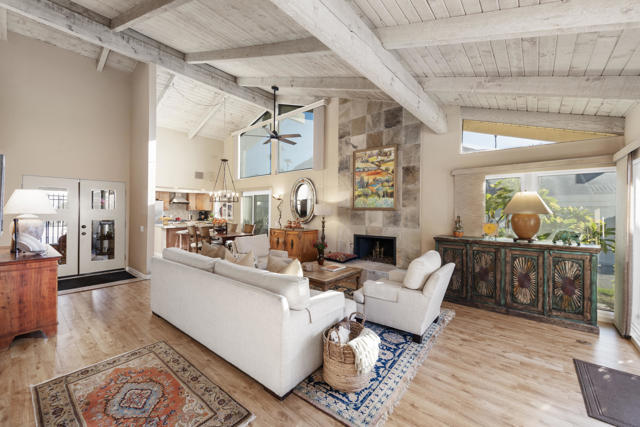 46510 Arapahoe Drive, Indian Wells CA: https://media.crmls.org/mediaz/c4ec9d9a-5d41-473b-ba5b-024afdd9f65f.jpg