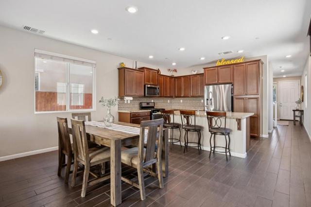 2521 Apricot Way, Gilroy CA: https://media.crmls.org/mediaz/c4ecc617-c9f8-407e-9750-61391e0ef1f1.jpg