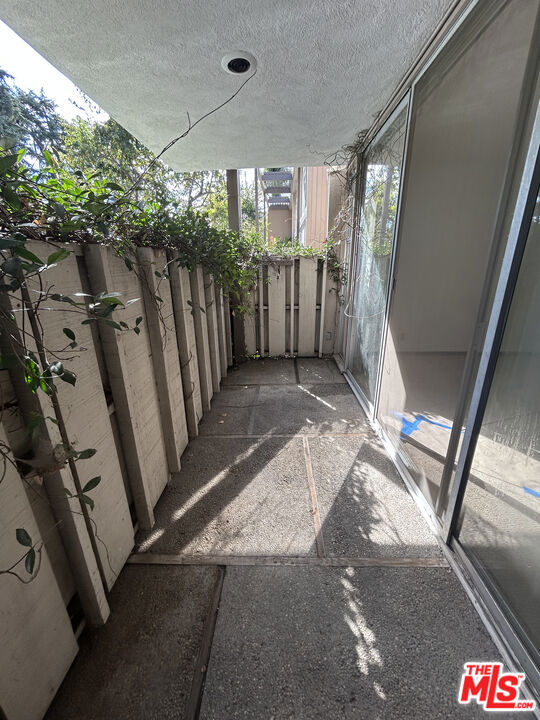 Drew Fenton | 833 Moraga Drive Los Angeles CA | MLS: 7495702