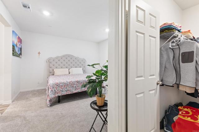 25709 Buckeye Meadow Lane, Homeland CA: https://media.crmls.org/mediaz/c4ed2356-ec15-40bc-b40e-0e7c65b2f180.jpg