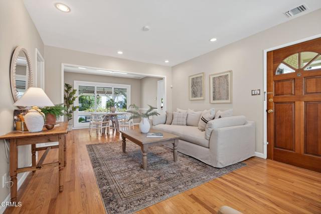 3167 Armada Drive, Ventura CA: https://media.crmls.org/mediaz/c4ed4e93-cda2-4d70-a111-b9bac9485a36.jpg
