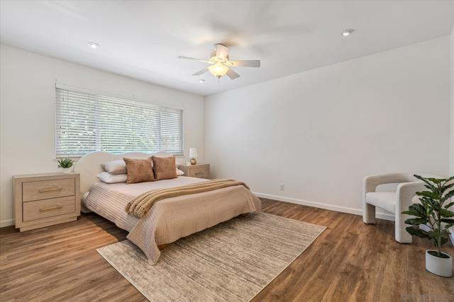 26258 Via Roble Ln,  CA: https://media.crmls.org/mediaz/c4ed74ec-b61e-4d80-9f92-fb5602375c23.jpg