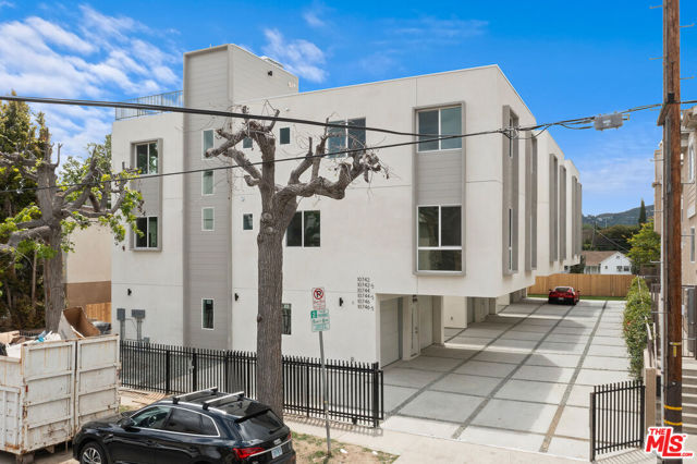 10742 Hortense Street, North Hollywood CA: https://media.crmls.org/mediaz/c4edb634-b33d-4211-9a55-b054d1527a27.jpg