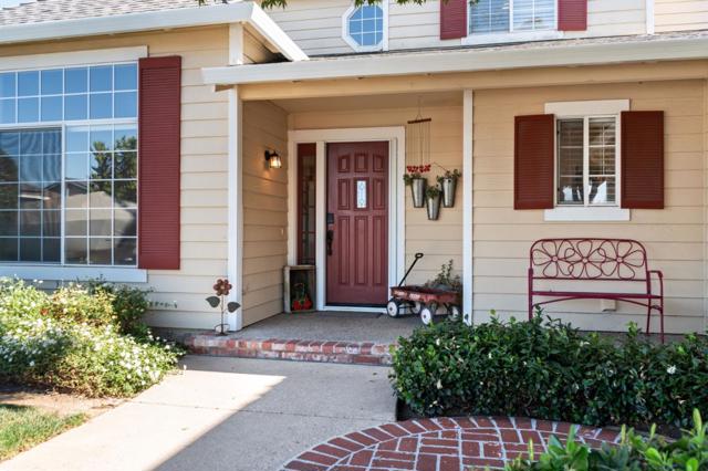 930 Hoesch Way, Gilroy CA: https://media.crmls.org/mediaz/c4ede83c-fb73-4b73-a116-e3172205ed83.jpg