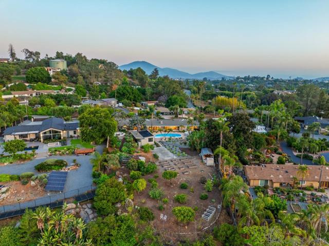 11020 Horizon Hills Dr, El Cajon CA: https://media.crmls.org/mediaz/c4efce86-63be-432f-9519-205a969a6a4d.jpg