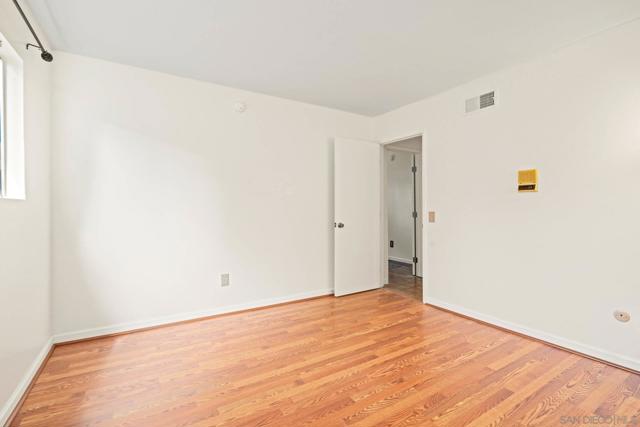 14105 Durhullen Dr, Poway CA: https://media.crmls.org/mediaz/c4f02056-2aa8-4fda-93a2-ae909f75442e.jpg